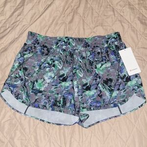 lululemon athletica Track That Shorts~MR~5 Inch Inseam~18~NWT.